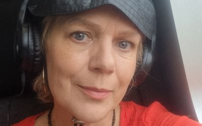 Hvem er Eeva Kari? Coach og Rådgiver Kvinder over 50 i Forandring.